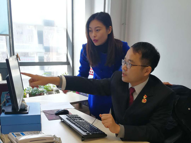 【今天我當(dāng)班】“把關(guān)人”不好當(dāng) 八個小時只喝了一口水