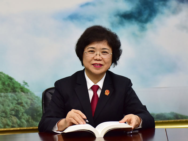 丹東中院黨組書記、院長(zhǎng)王玉硯