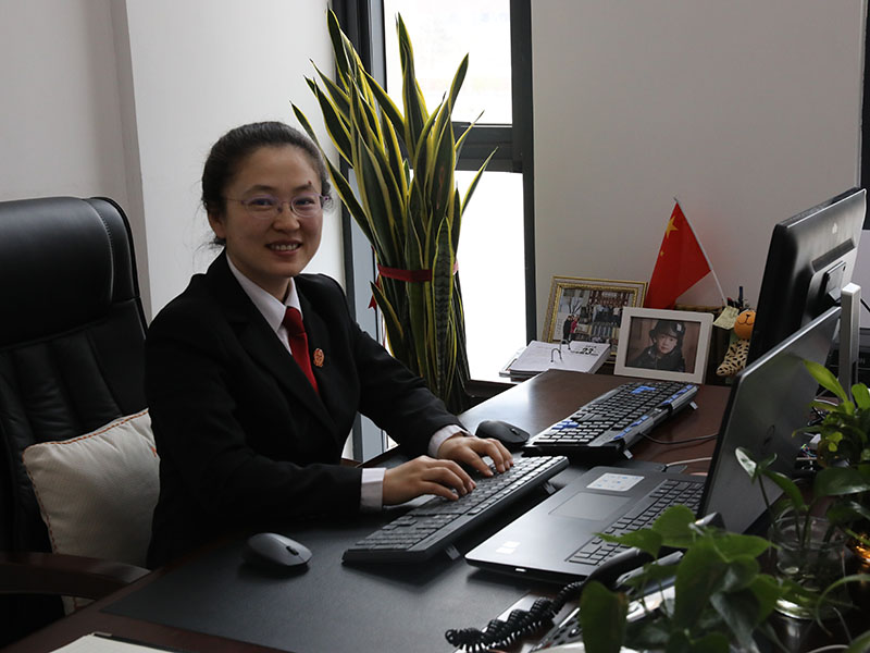 盤錦中院機關(guān)黨委專職副書記 李丹丹