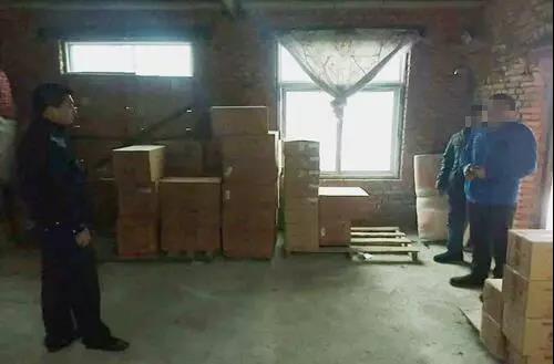 非法儲(chǔ)存的煙花爆竹