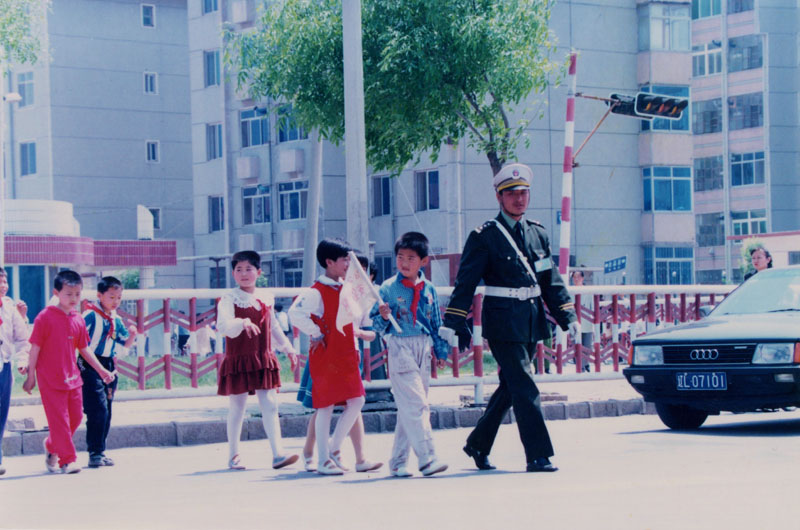 90年代遼河民警守衛(wèi)校園平安