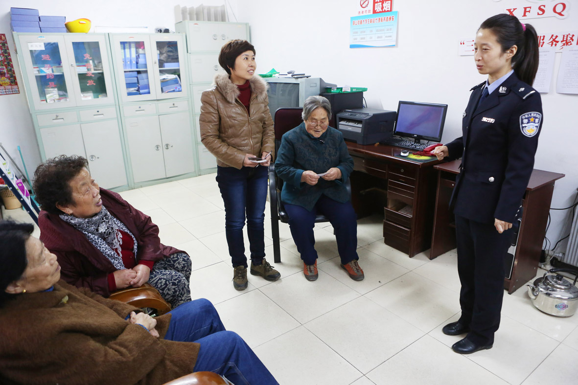 社區(qū)都有了居民的“評理說事點”。