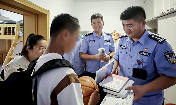 圖7，李長征走訪戒毒人員家屬