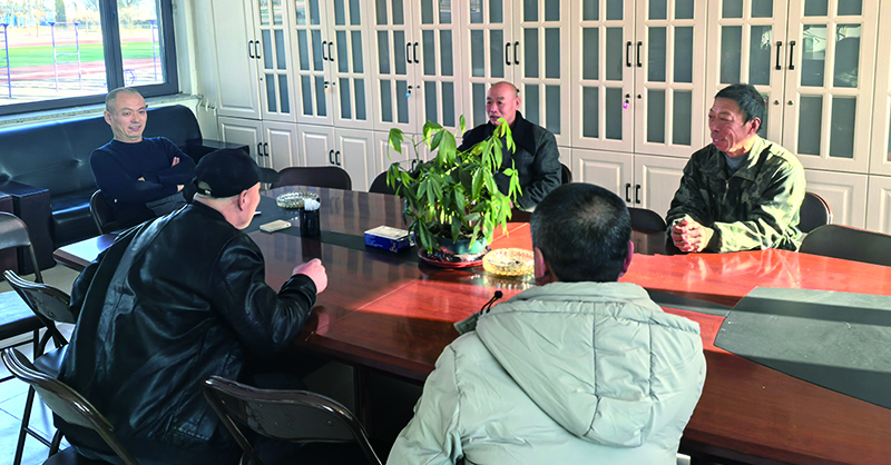 駐彰武縣綜治中心調(diào)解員化解矛盾糾紛現(xiàn)場