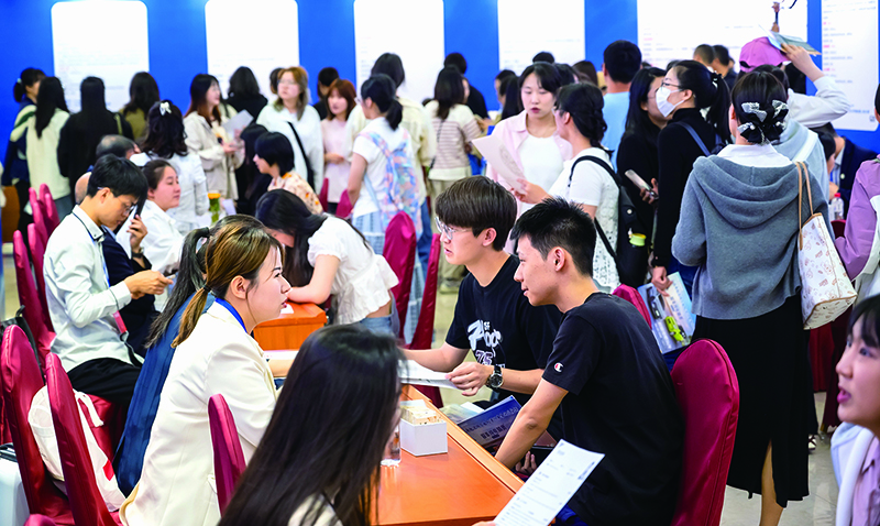 招聘會(huì)現(xiàn)場(chǎng)