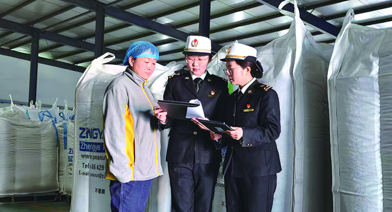 沈陽海關(guān)聚焦民營企業(yè)發(fā)展需求，開展“一企一策”定制化服務(wù)。