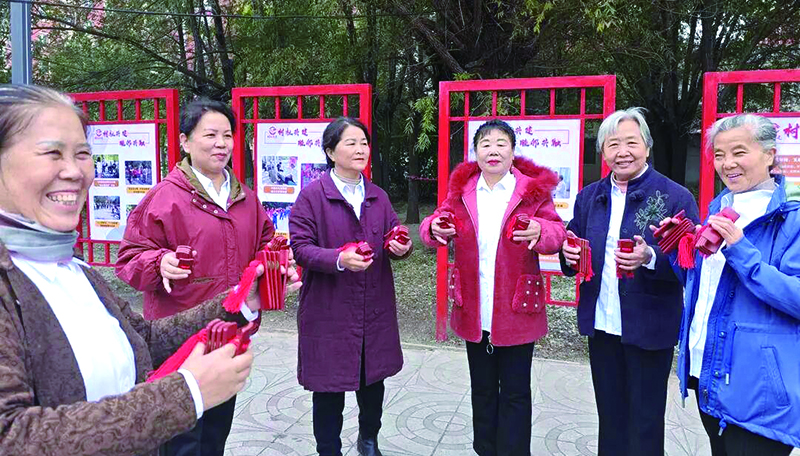 社區(qū)居民正在排練文藝節(jié)目